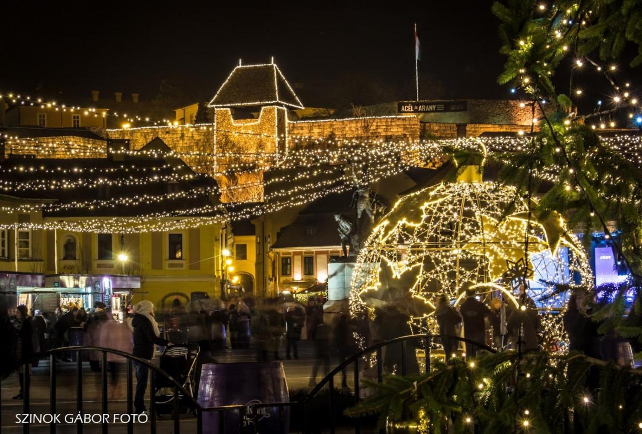 Kokusz Apartmanok Eger Esterno foto